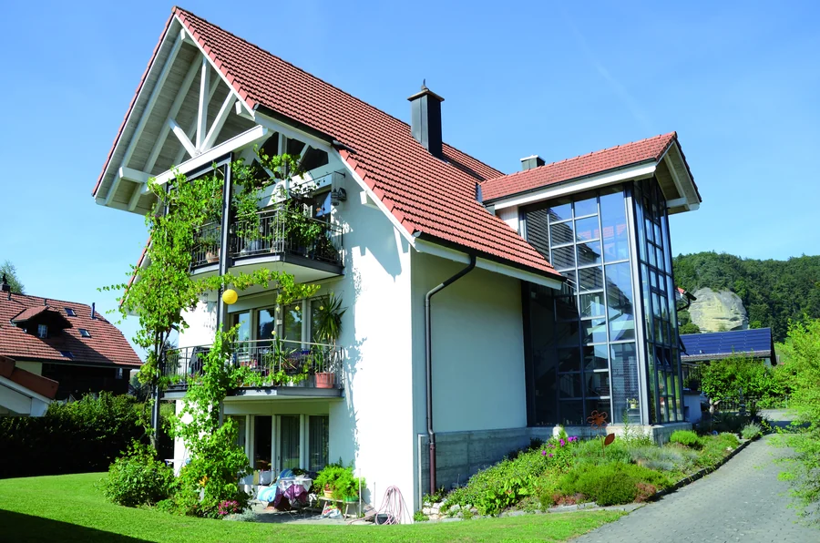 Ziegeldach an einem Einfamilienhaus – Wohnhaus · Region Bern, ausgeführt von Sterchi Bedachungen
